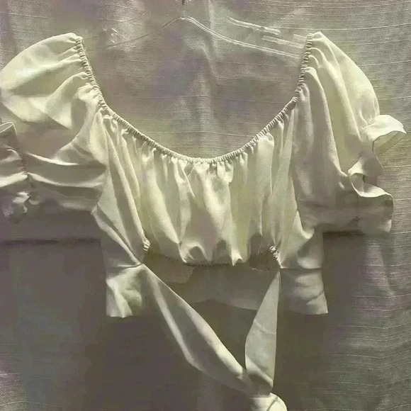 SHEIN Vcay NWT, ruffled, tie in back crop top, women’s size 2 - Picture 2 of 4